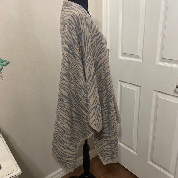 Soft Surroundings Tiger Stripe Poncho/Shawl Wool Cashmere Blend One Size - Picture 2 of 9